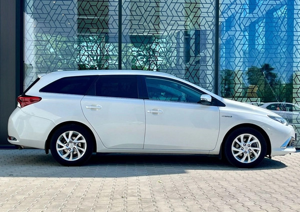 Toyota Auris cena 72900 przebieg: 161561, rok produkcji 2018 z Urzędów małe 596